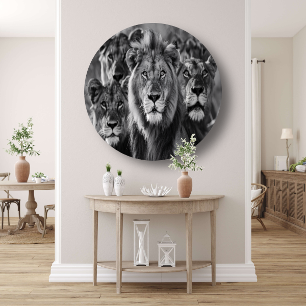 Leeuwenfamilie in de savanne aluminium muurcirkel
