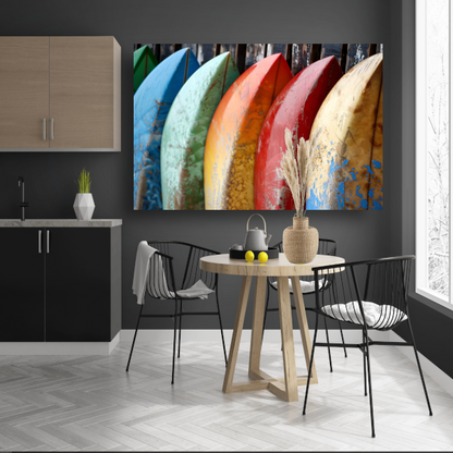 Kleurrijke surfboards tegen muur canvas