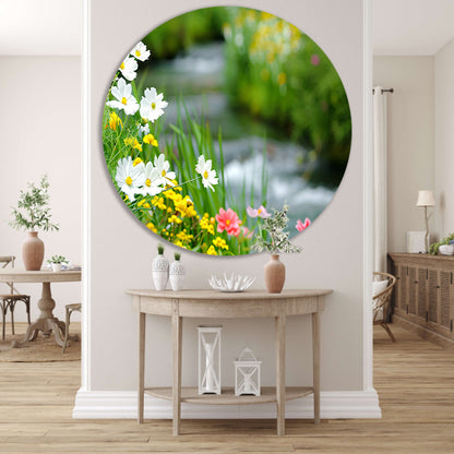 Bloemen langs een rustig beekje aluminium muurcirkel